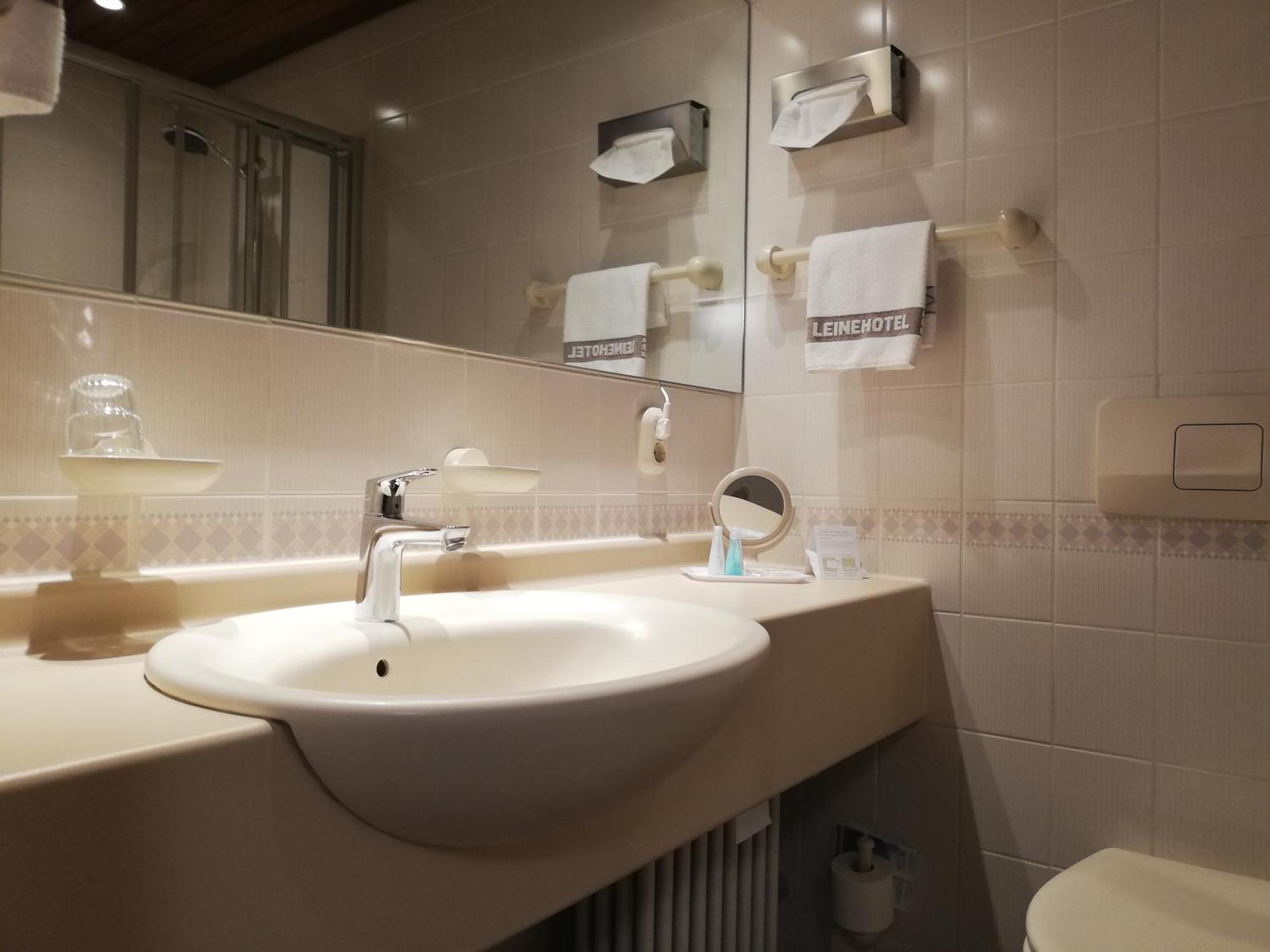 Leine Hotel Pattensen Dış mekan fotoğraf