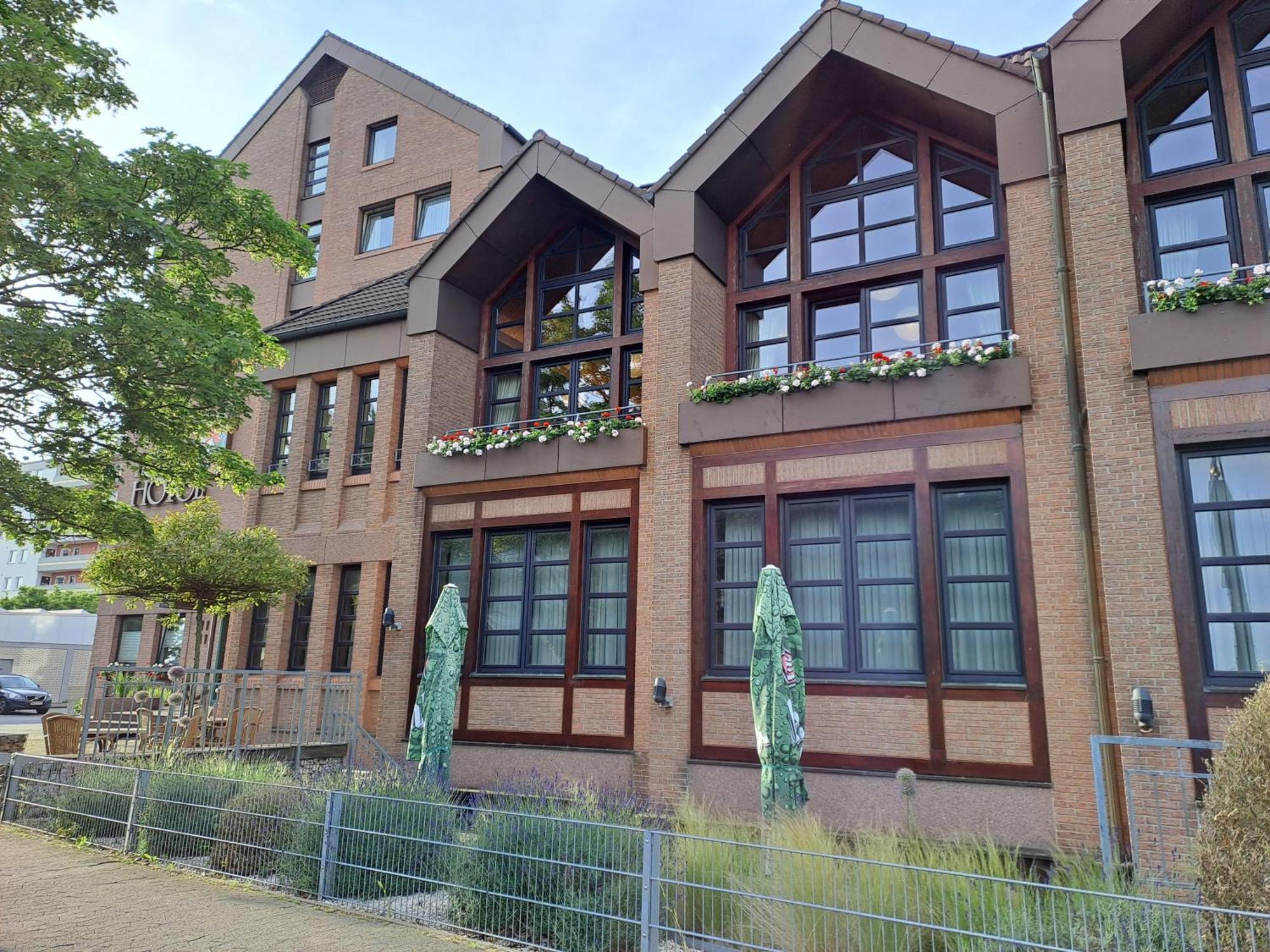 Leine Hotel Pattensen Dış mekan fotoğraf