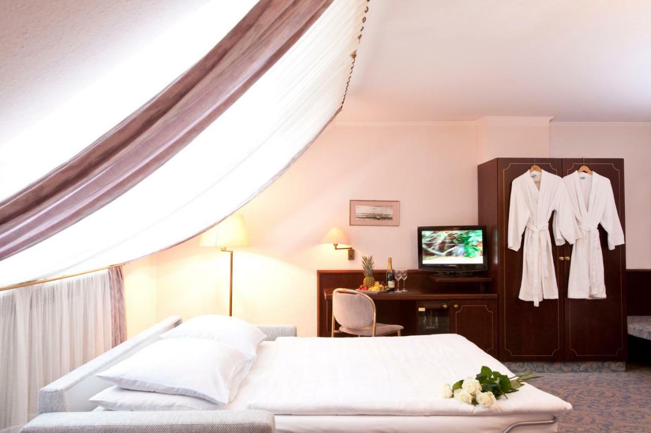 Leine Hotel Pattensen Dış mekan fotoğraf